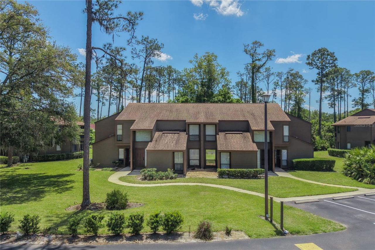 Photo 2 of 16 Hembury Ln #16, Palm Coast, FL 32137