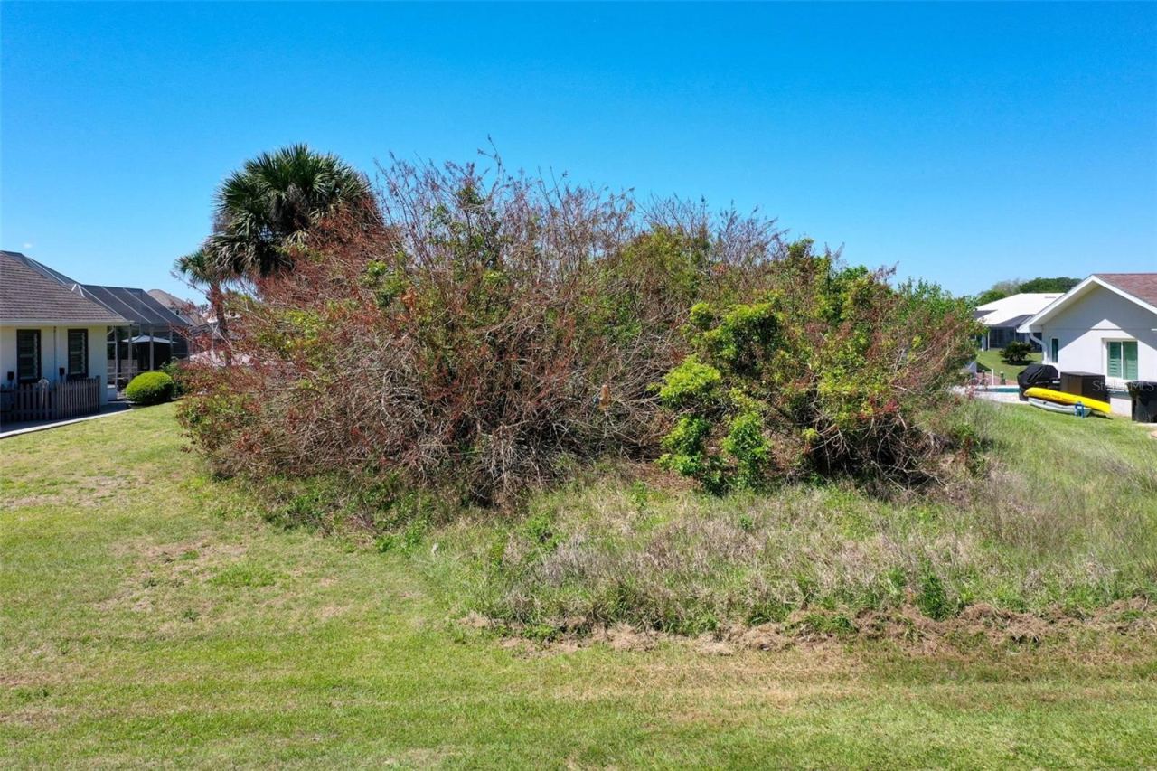 Photo 2 of 17 Claridge Ct N, Palm Coast, FL 32137