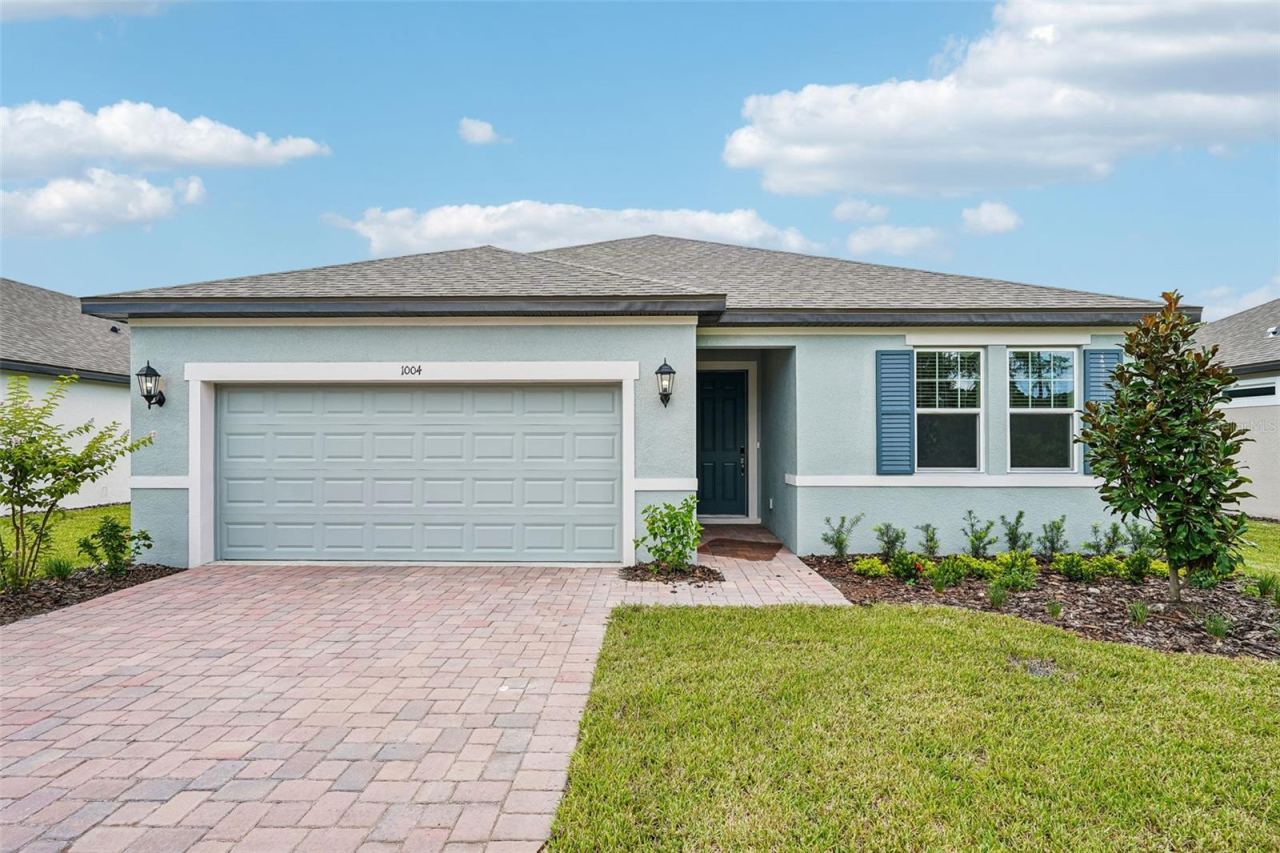 Photo 3 of 1004 British Cir, Daytona Beach, FL 32124
