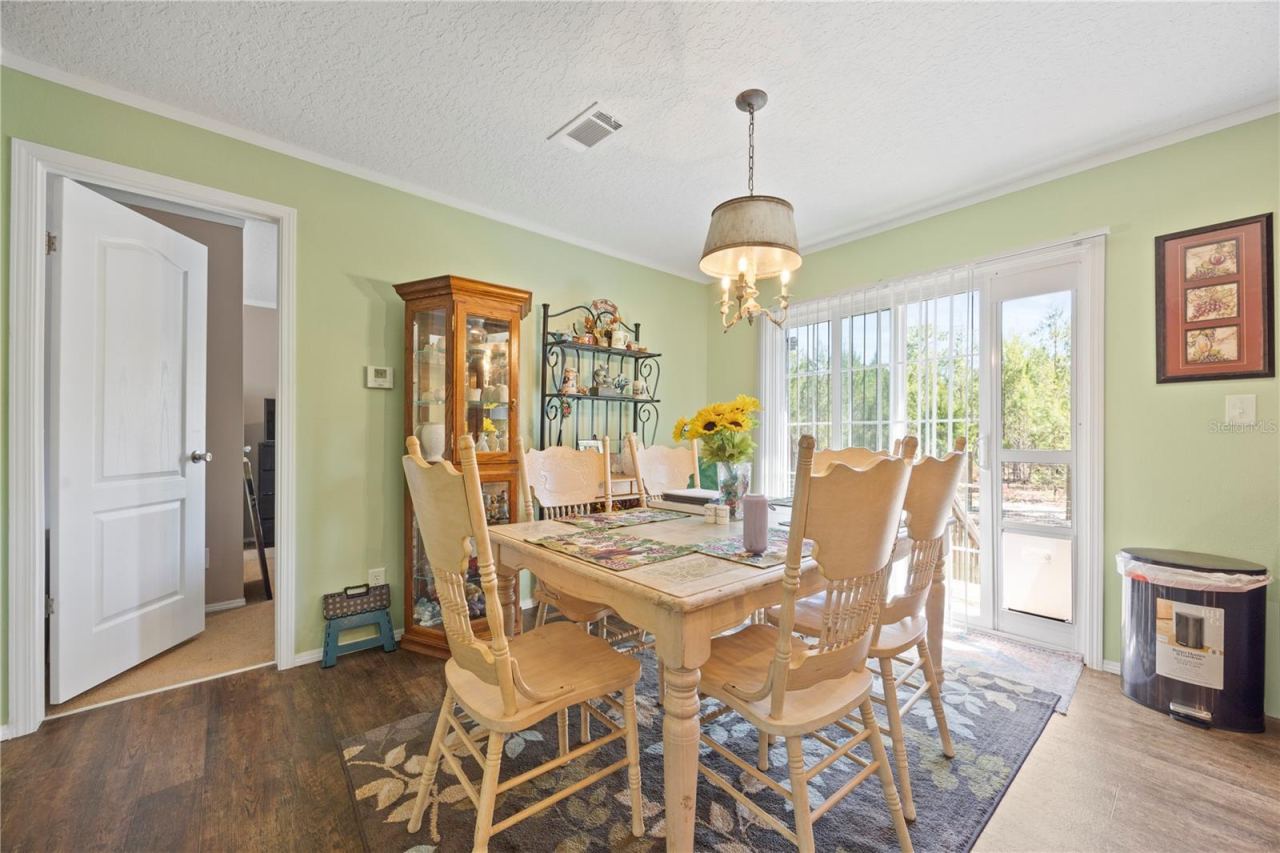 Photo 5 of 221 Magnolia Rd, Hawthorne, FL 32640