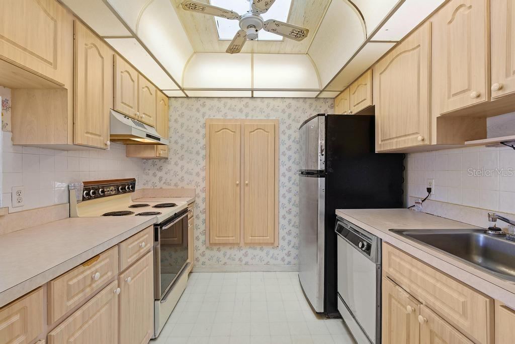 Photo 4 of 33 Sandra Cir, New Smyrna Beach, FL 32168