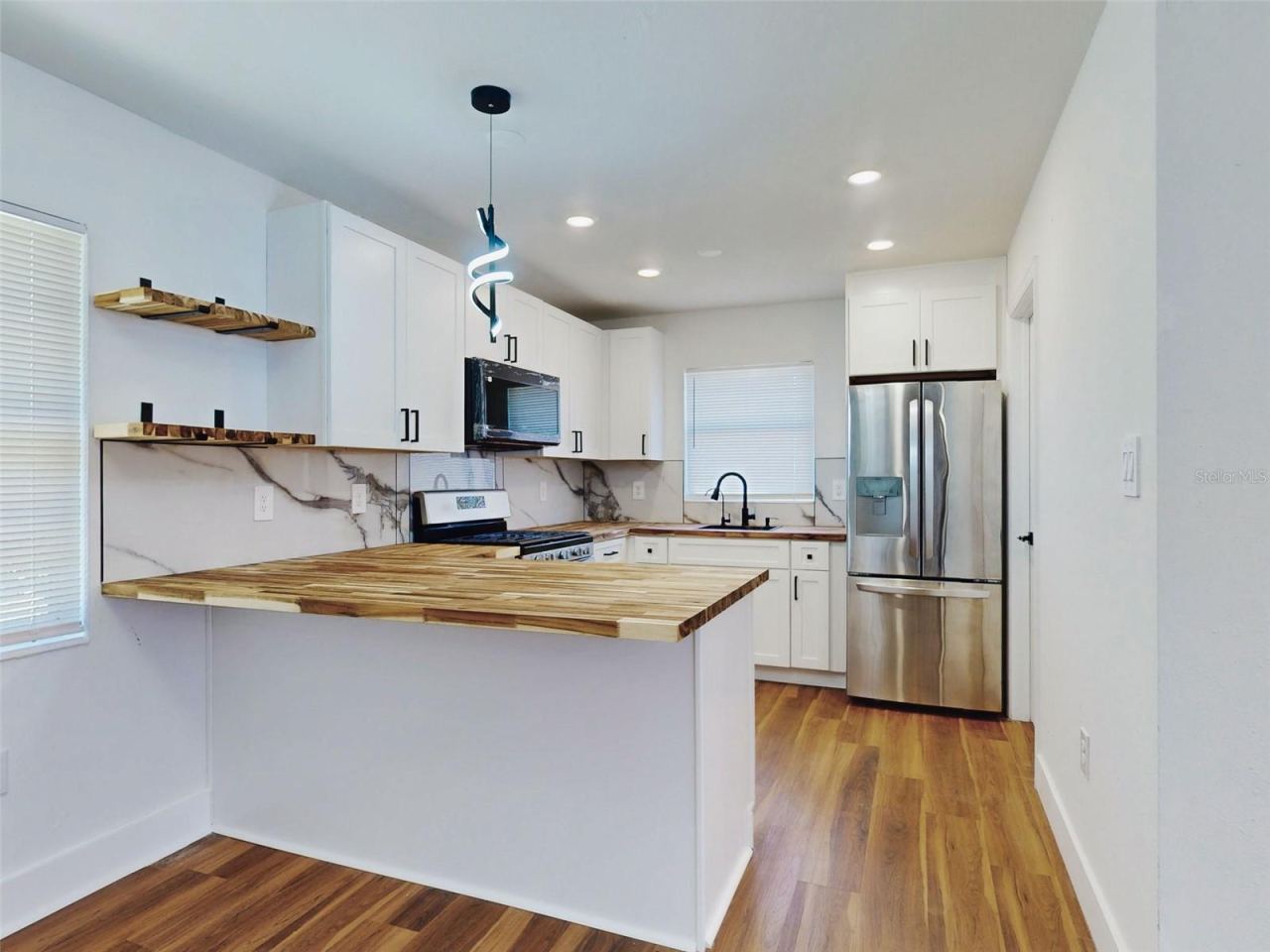 Photo 4 of 410 Inwood Ave, New Smyrna Beach, FL 32168