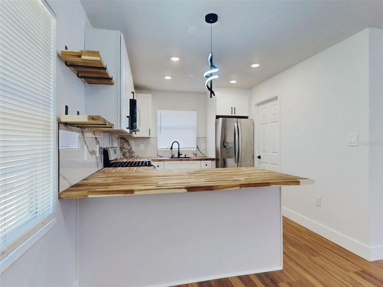 Photo 5 of 410 Inwood Ave, New Smyrna Beach, FL 32168