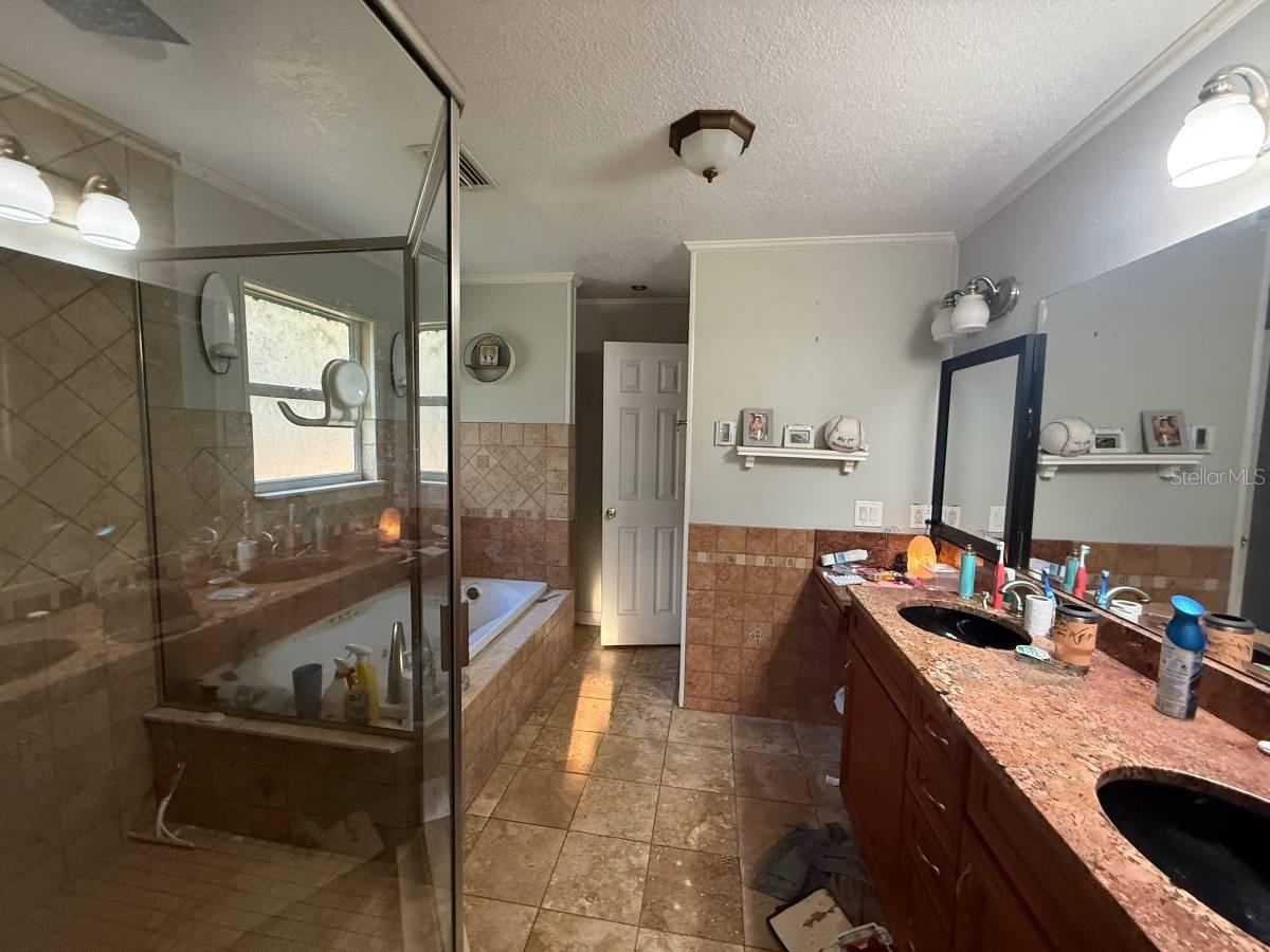 Photo 4 of 101 Walker Dr, Interlachen, FL 32148