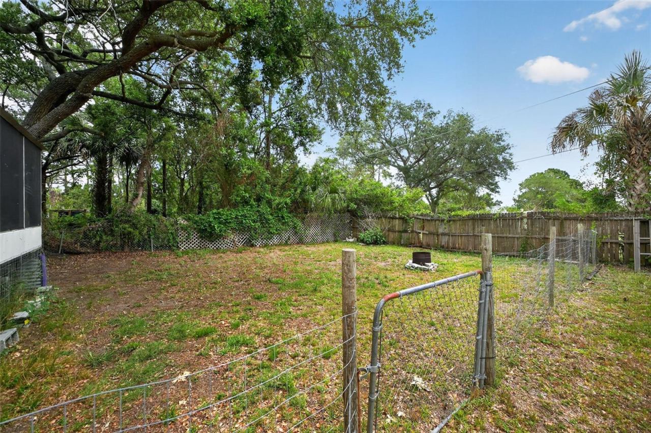Photo 5 of 163 West St, Oak Hill, FL 32759