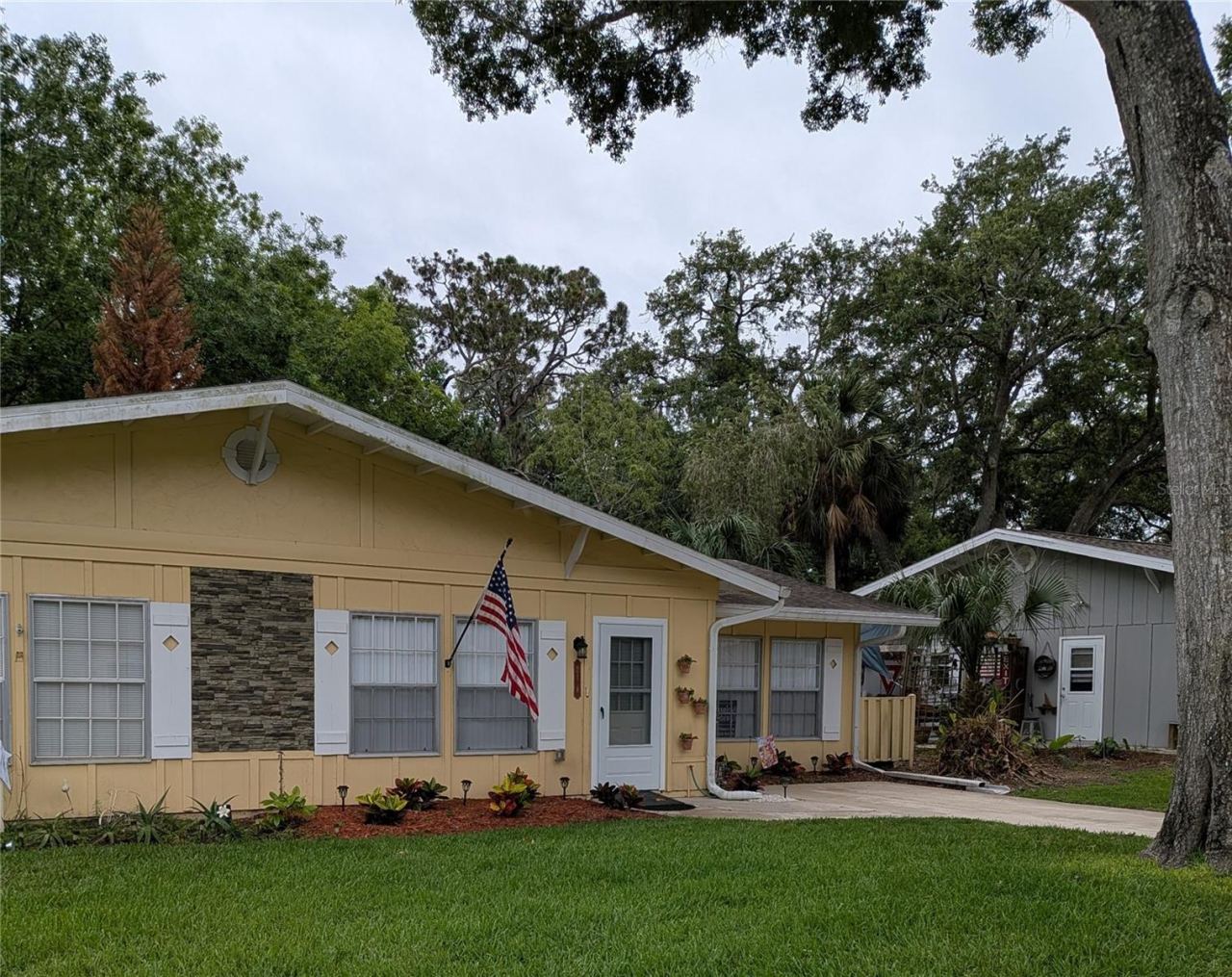 Photo 5 of 21 Country Club Dr #a, New Smyrna Beach, FL 32168