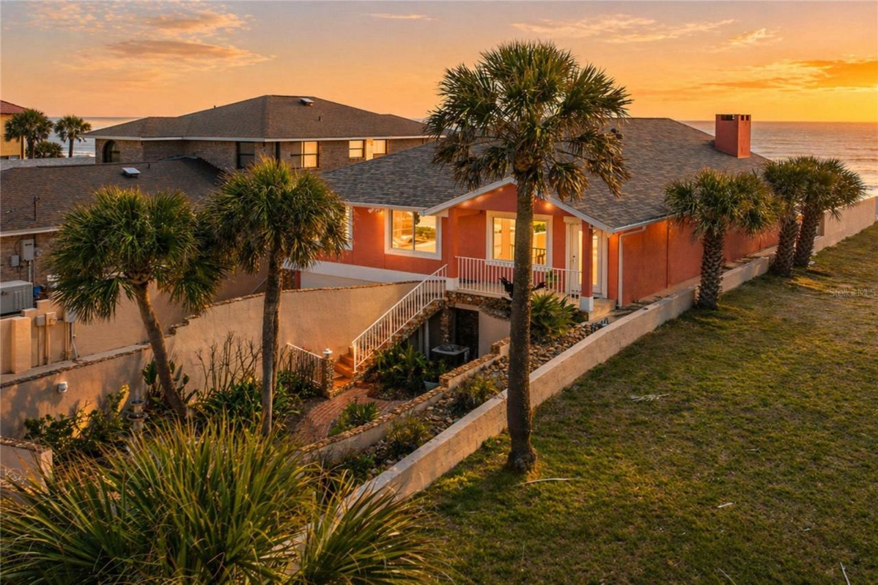 Photo 5 of 1504 N Atlantic Ave, Daytona Beach, FL 32118