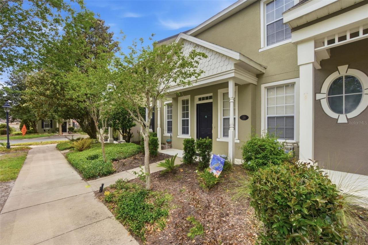 Photo 4 of 224 Woodhouse Ln, Deland, FL 32724
