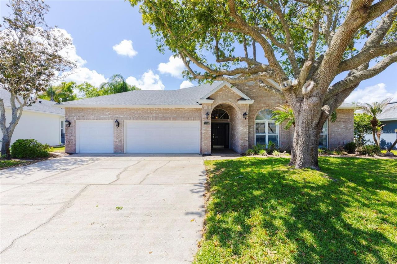 Photo 4 of 5768 Falling Tree Ln, Port Orange, FL 32127