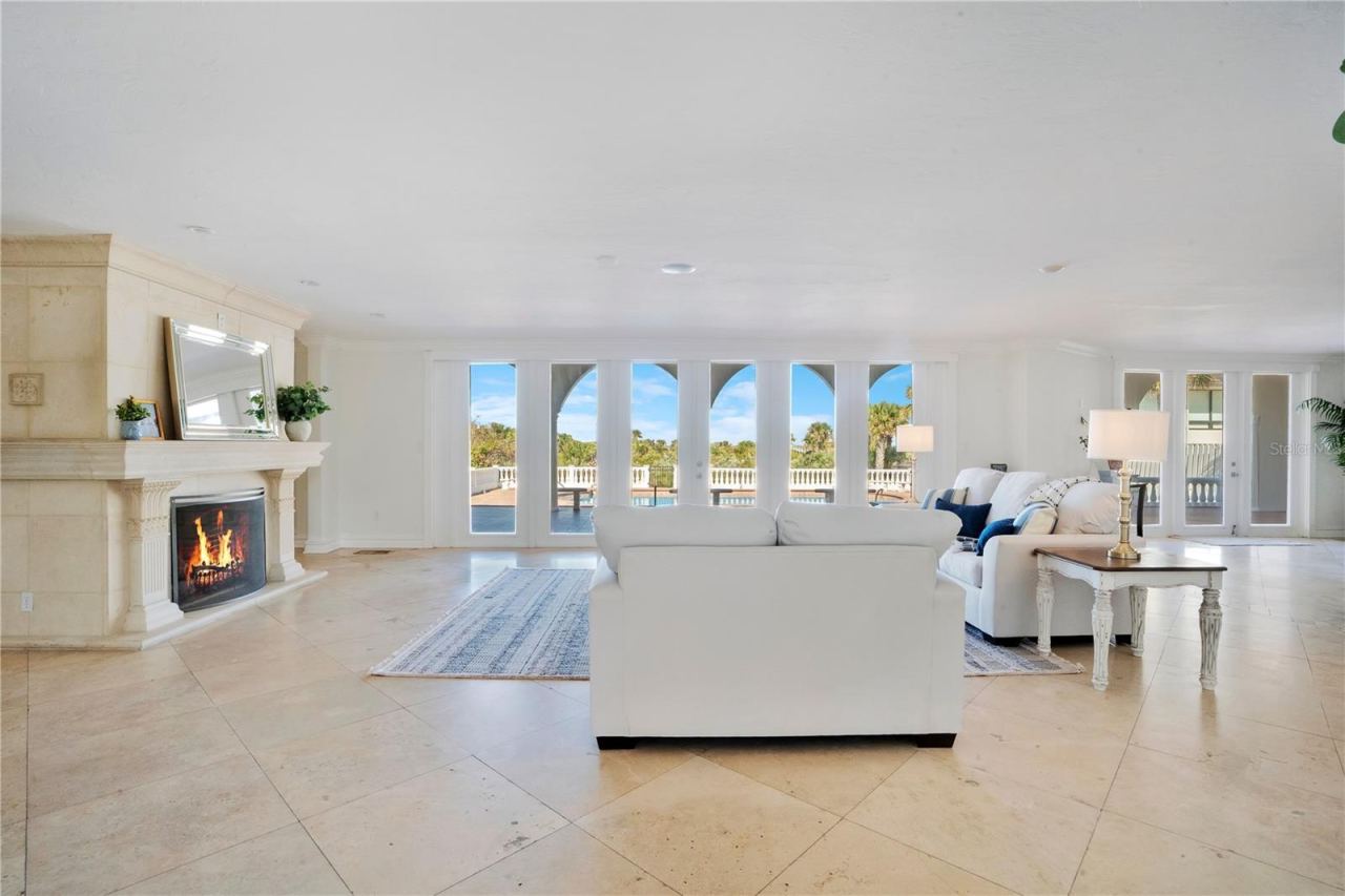 Photo 4 of 2117 Ocean Dr, New Smyrna Beach, FL 32169