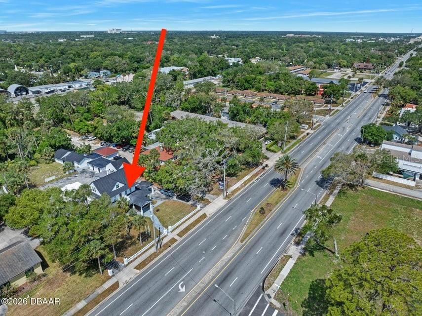 Photo 4 of 934 S Ridgewood Ave, Daytona Beach, FL 32114