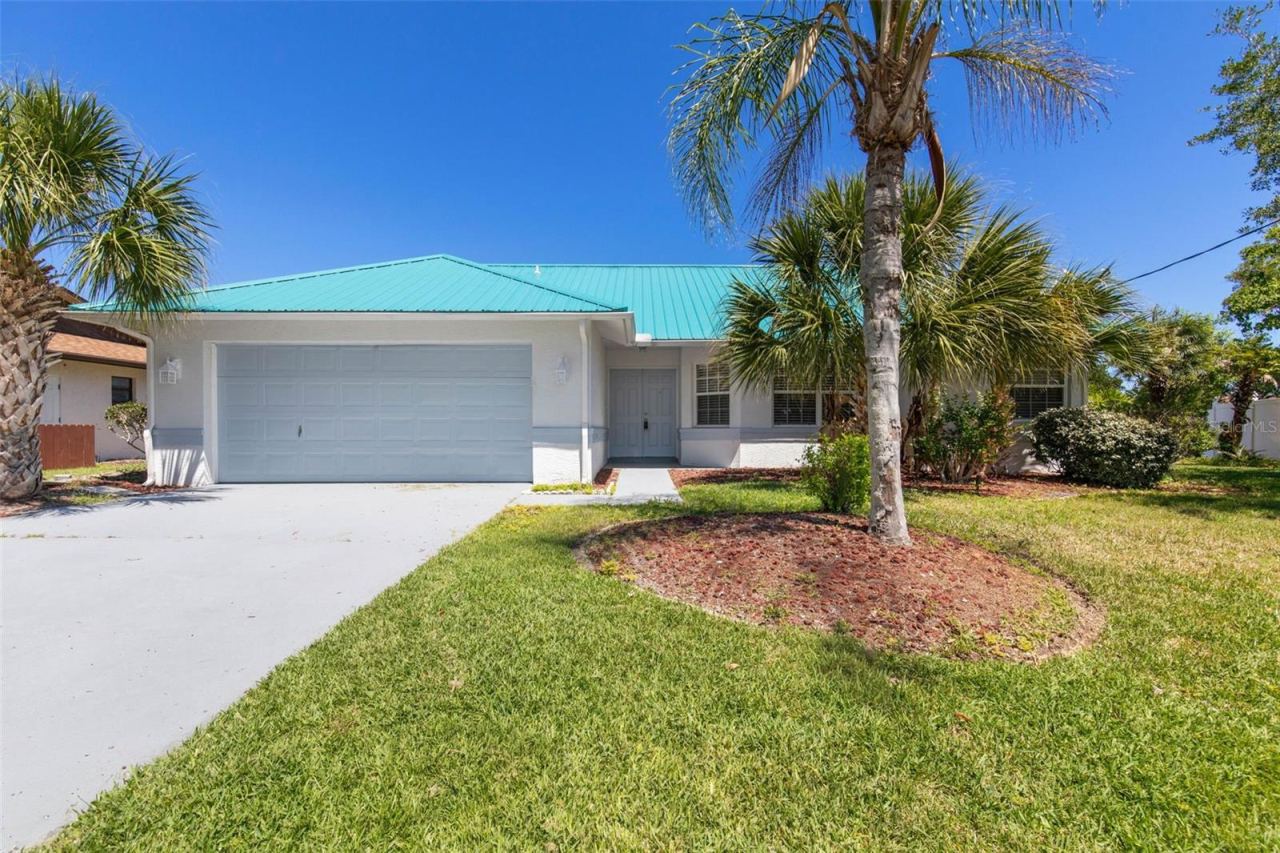 Photo 2 of 21 Crescent Ct S, Palm Coast, FL 32137