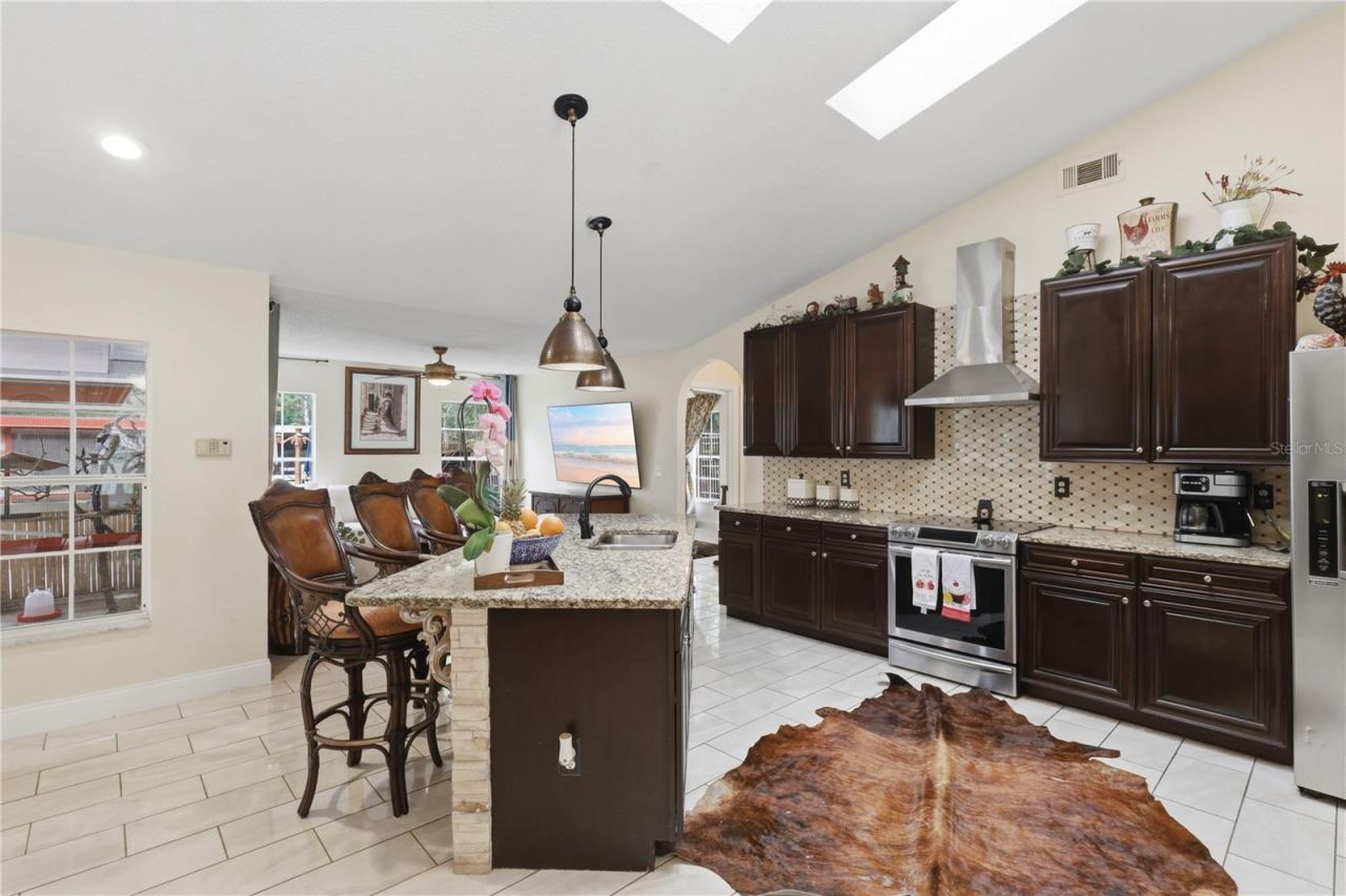 Photo 5 of 1898 Blackwelder Rd, De Leon Springs, FL 32130