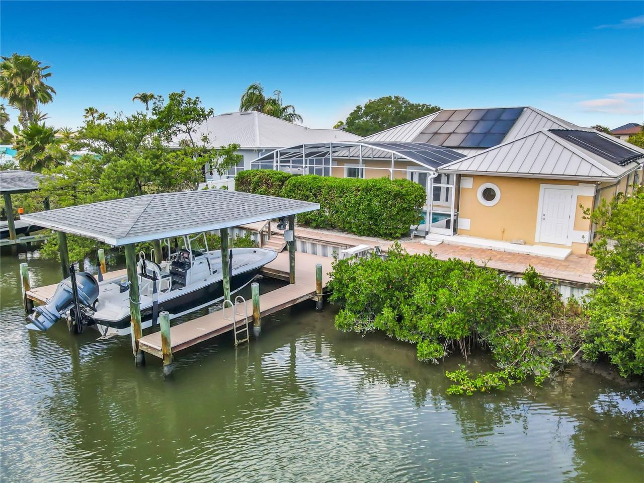 Photo 4 of 21 Richmond Dr, New Smyrna Beach, FL 32169