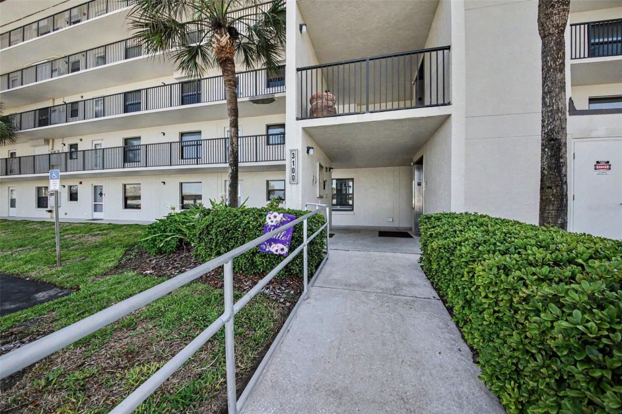 Photo 4 of 3100 Ocean Shore Blvd #101, Ormond Beach, FL 32176