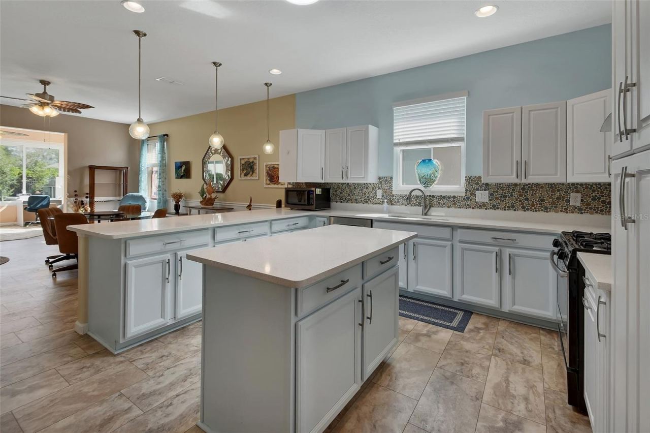Photo 4 of 337 Orchard Hill St, Deland, FL 32724