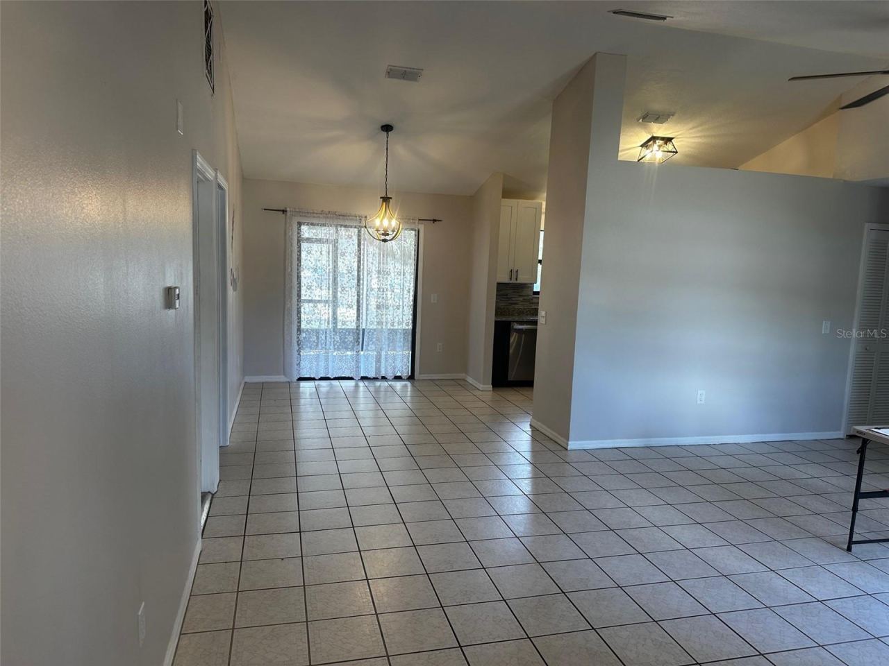 Photo 4 of 409 Elkin Ave, Deltona, FL 32738