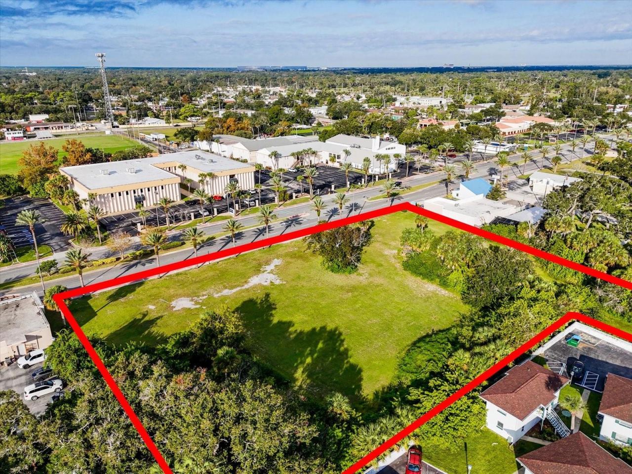 Photo 4 of 1771 S Ridge Wood Ave, South Daytona, FL 32119