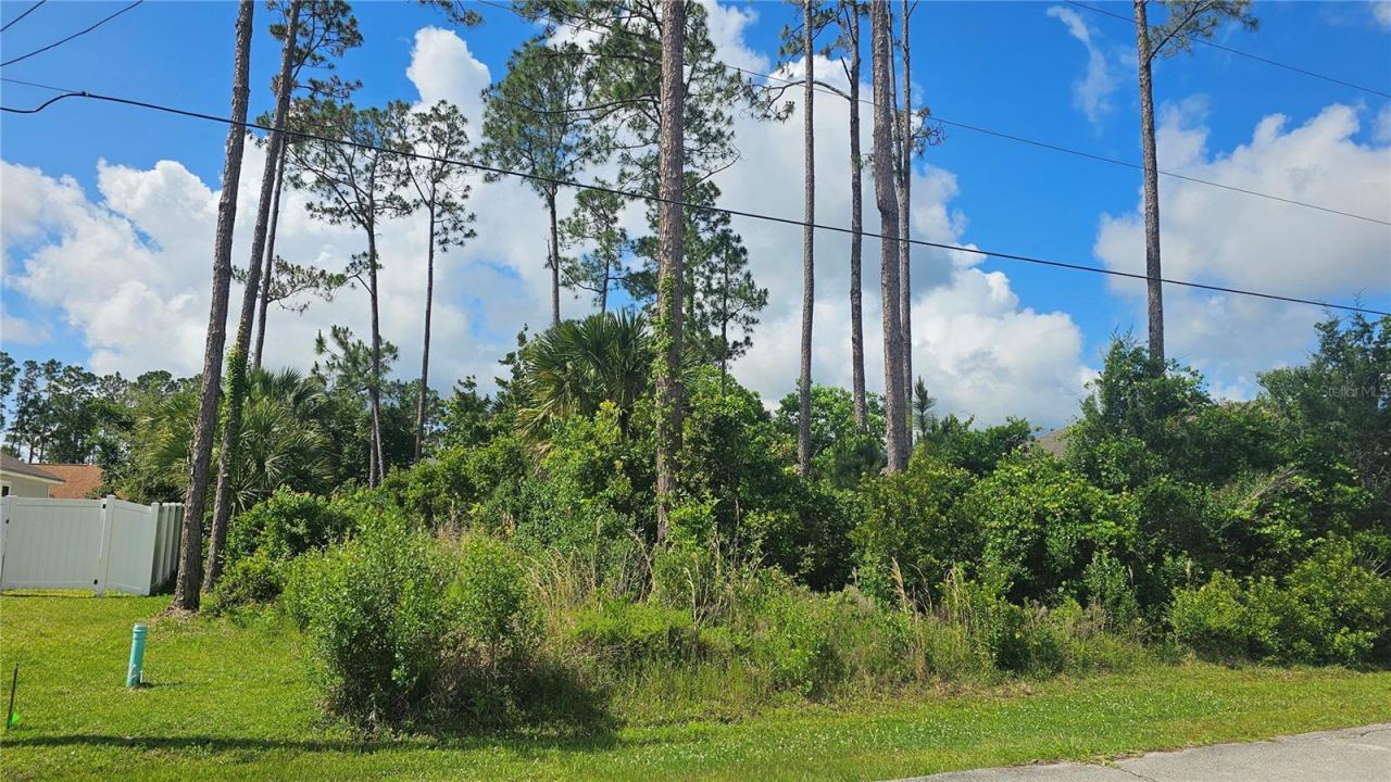 Photo 2 of 13 Robin Hood Ln, Palm Coast, FL 32164
