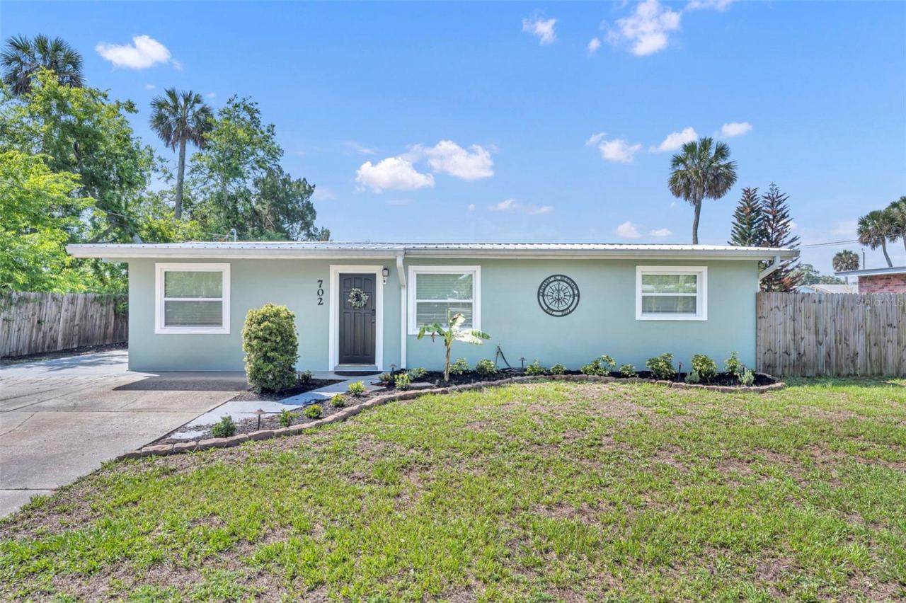 Photo 4 of 702 Eleanore Ave, New Smyrna Beach, FL 32168