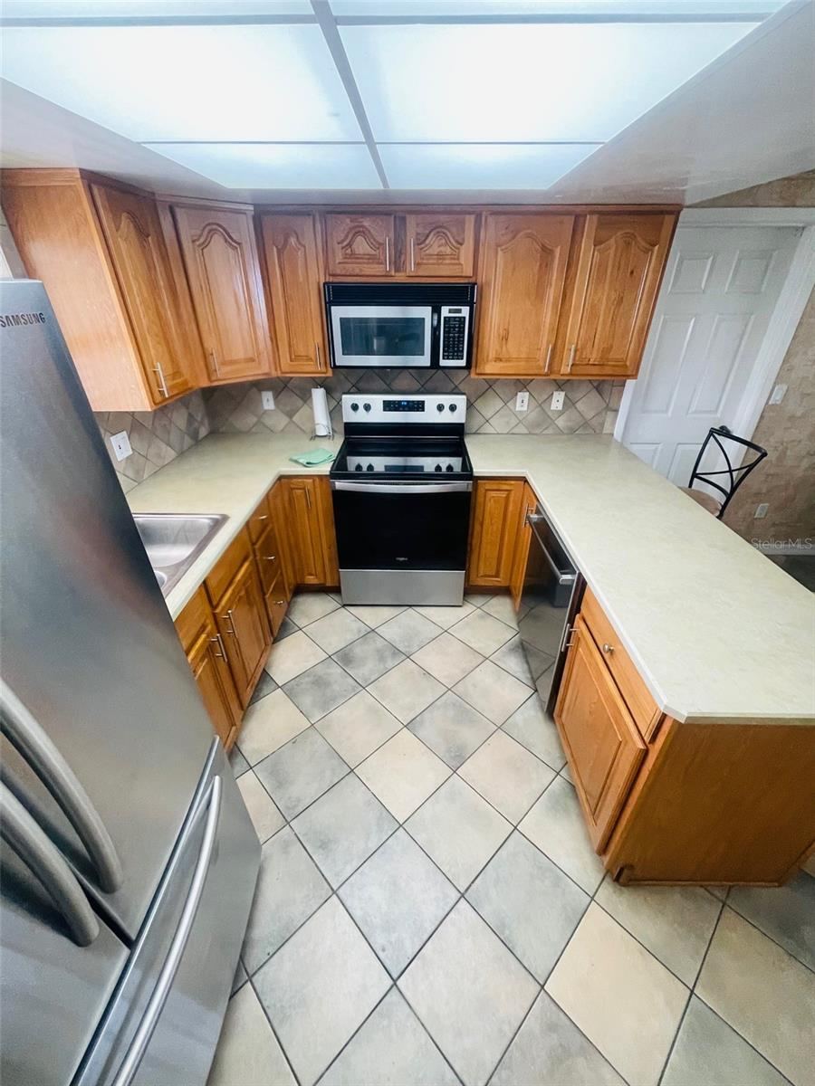 Photo 5 of 999 Eleanor Ave, Deltona, FL 32725