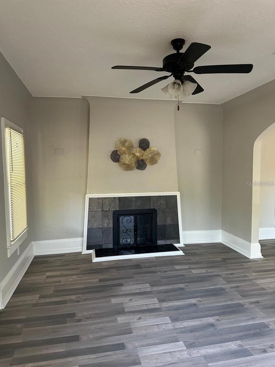 Photo 5 of 221 N Julia Ave, Deland, FL 32720