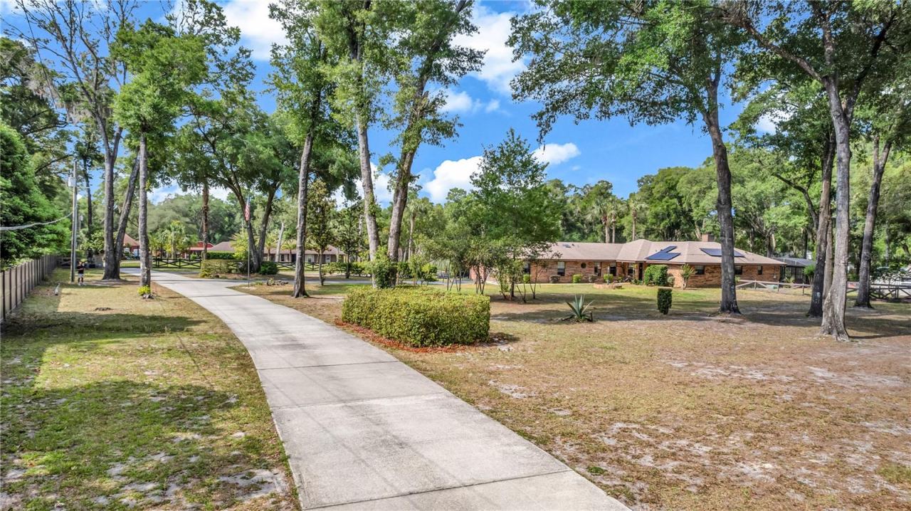Photo 4 of 721 Mcgregor Rd, Deland, FL 32720