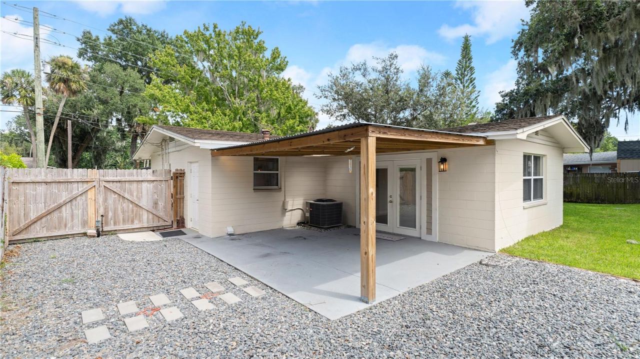 Photo 4 of 358 S Orchard St, Ormond Beach, FL 32174
