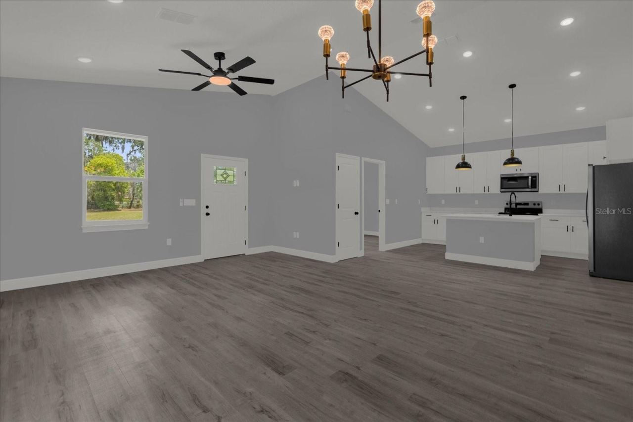 Photo 4 of 1126 S Thompson Ave, Deland, FL 32720