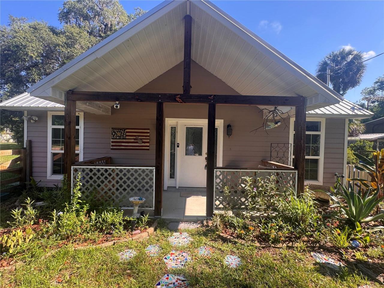 Photo 4 of 103 Grove St, Melrose, FL 32666
