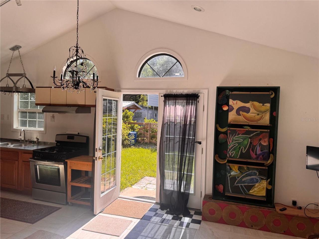 Photo 5 of 103 Grove St, Melrose, FL 32666