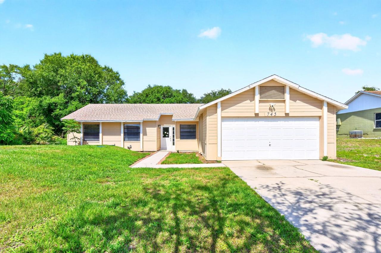 745 Mentmore Cir, Deltona, FL 32738