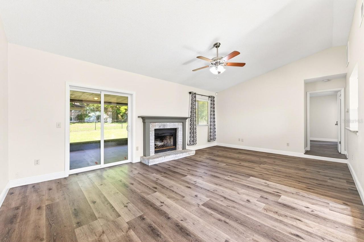 Photo 4 of 745 Mentmore Cir, Deltona, FL 32738