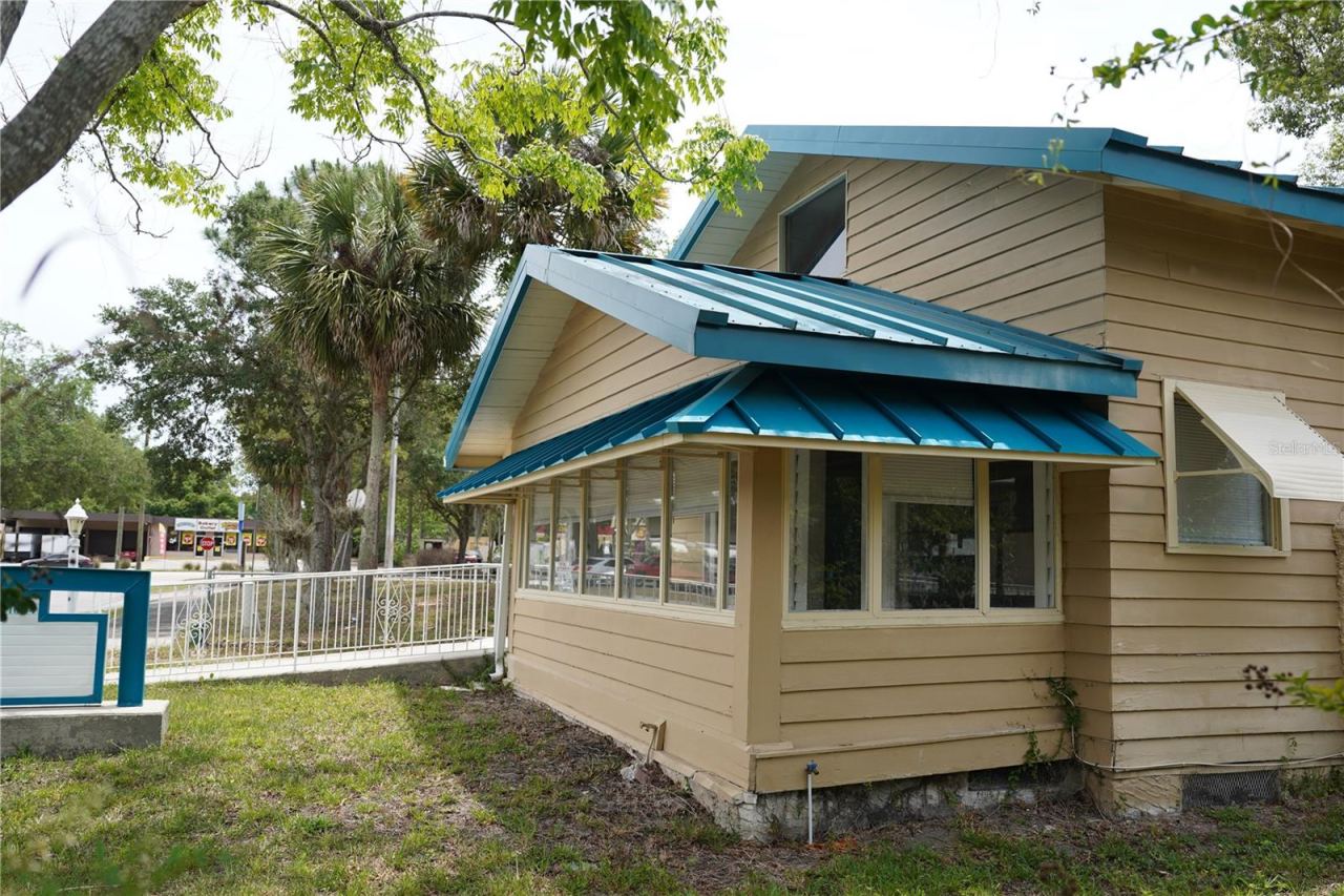 Photo 5 of 1004 Talton Ave, Deland, FL 32720