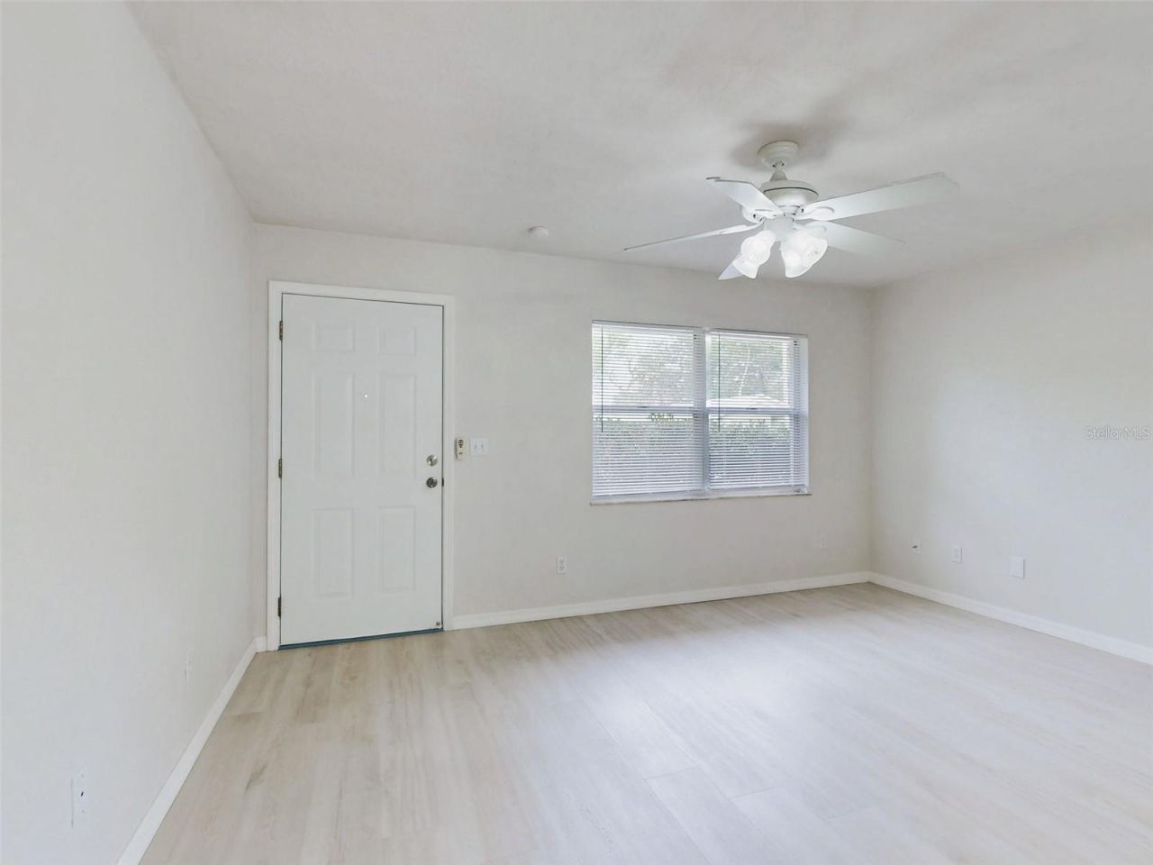 Photo 4 of 111 Valencia Dr, Edgewater, FL 32132