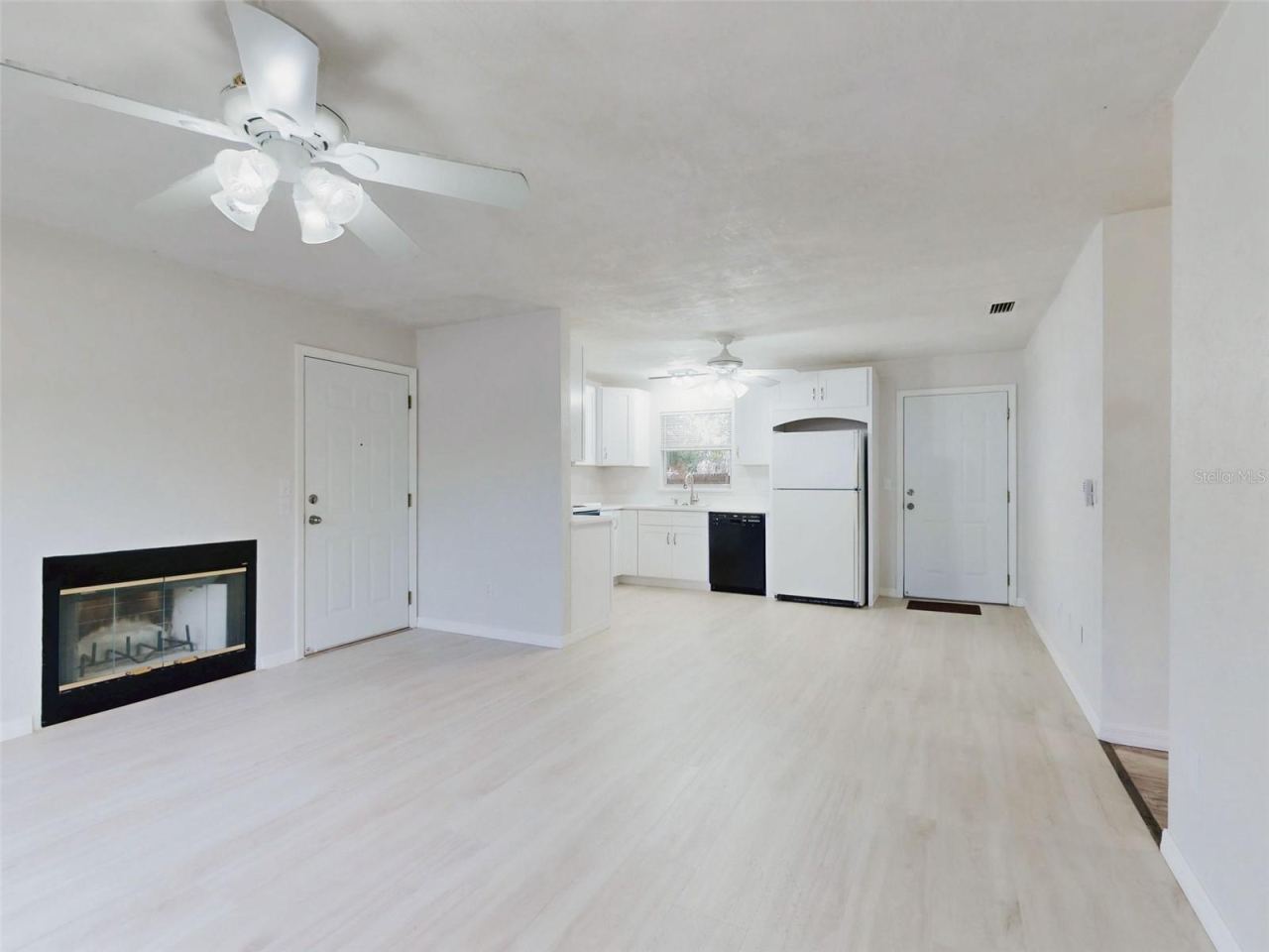 Photo 5 of 111 Valencia Dr, Edgewater, FL 32132
