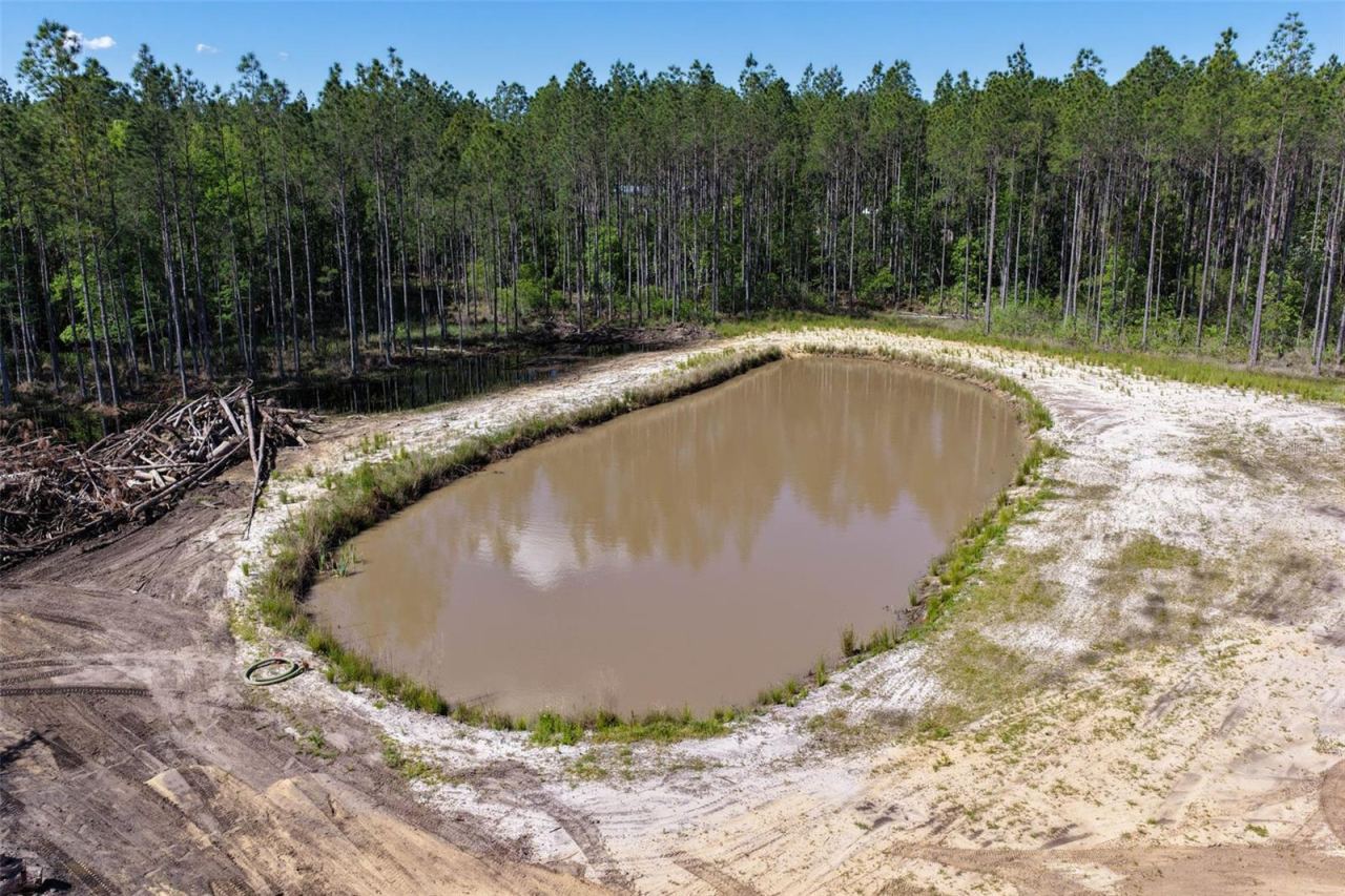 Photo 4 of 15539 County Rd 305, Bunnell, FL 32110