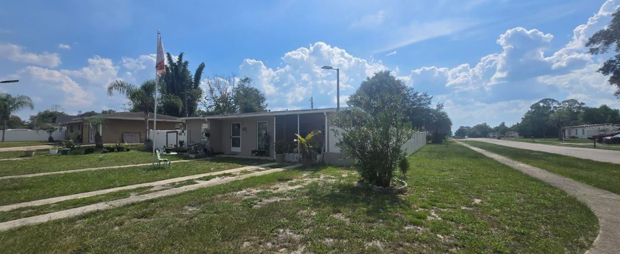 Photo 2 of 1222 Stillwater Ave, Deltona, FL 32725