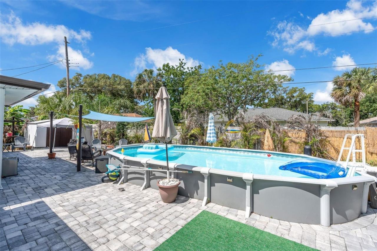 Photo 4 of 2824 Oak Lea Dr, South Daytona, FL 32119