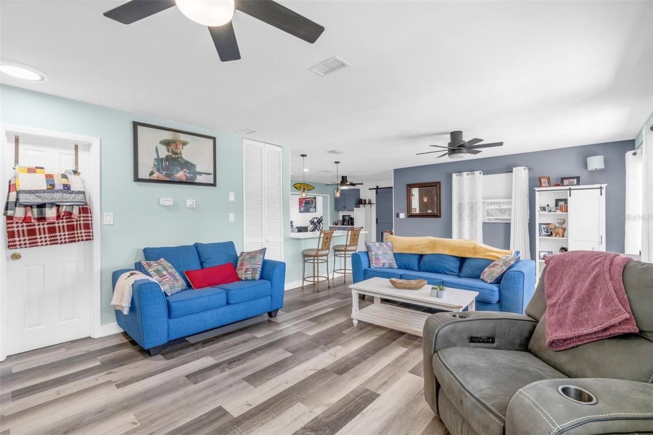 Photo 5 of 2824 Oak Lea Dr, South Daytona, FL 32119