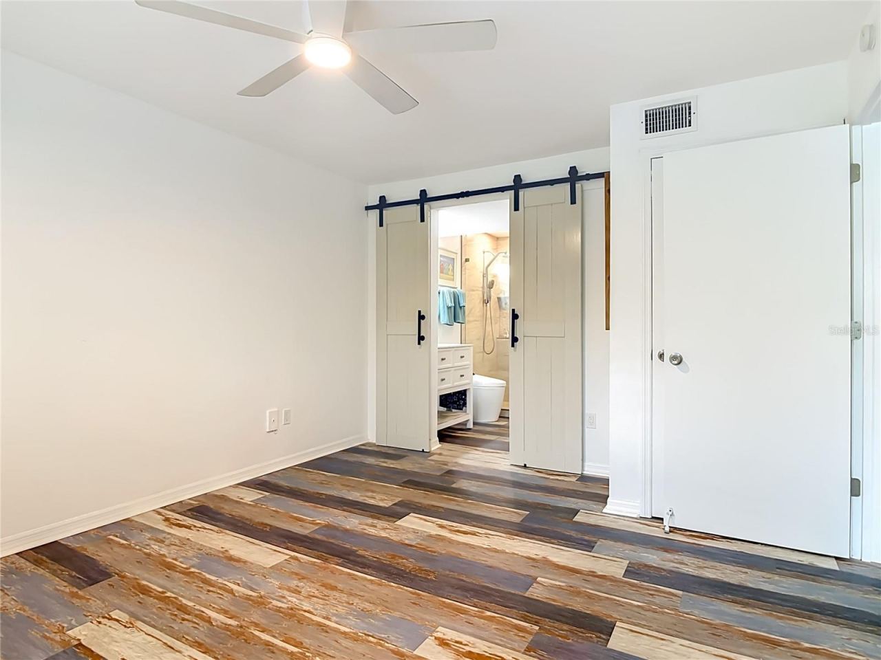 Photo 4 of 1401 S Palmetto Ave #616, Daytona Beach, FL 32114