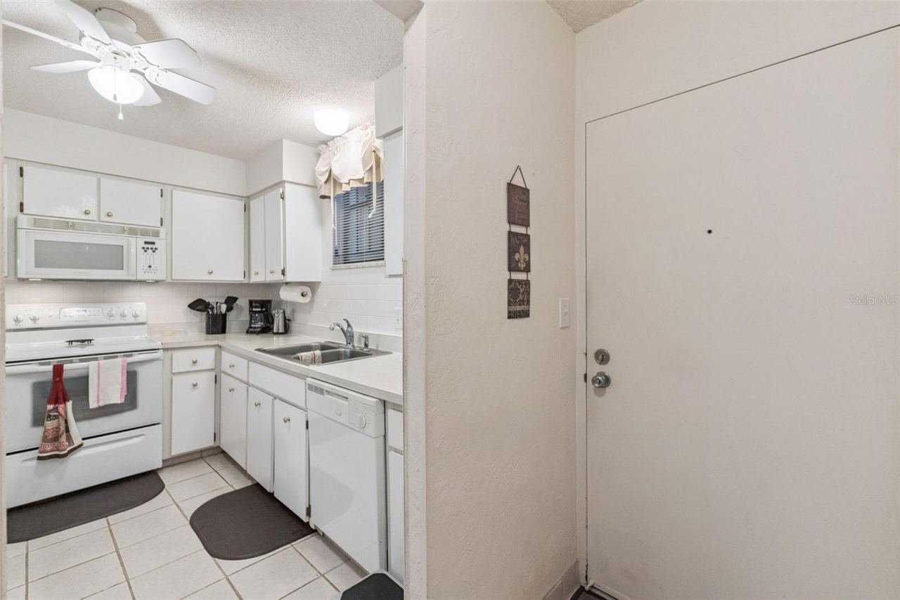 Photo 4 of 325 Wilder Blvd #103, Daytona Beach, FL 32114
