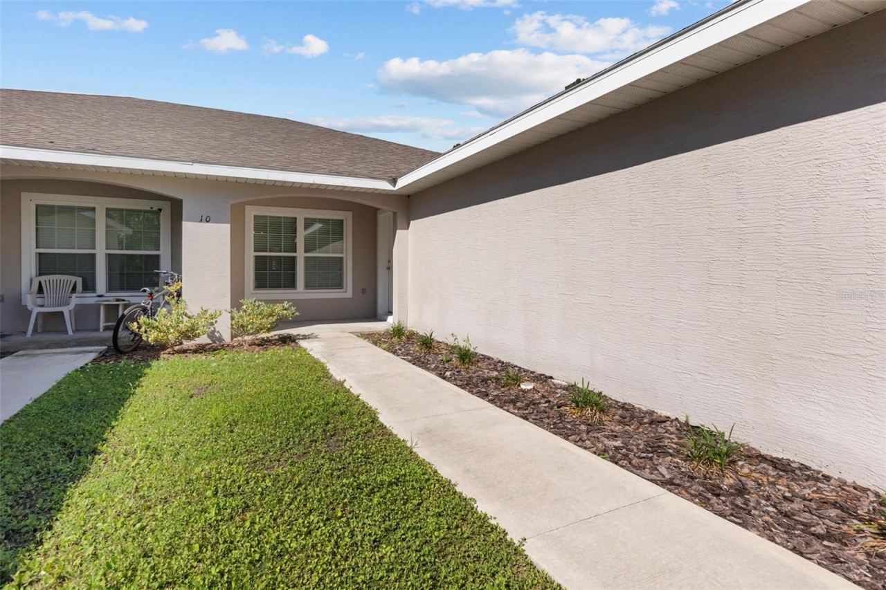 Photo 2 of 10 Pontiac Ln, Palm Coast, FL 32164