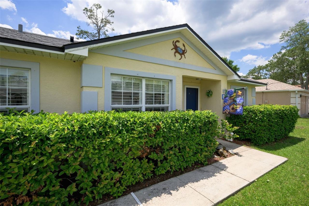 Photo 3 of 18 Phoenix Ln, Palm Coast, FL 32164