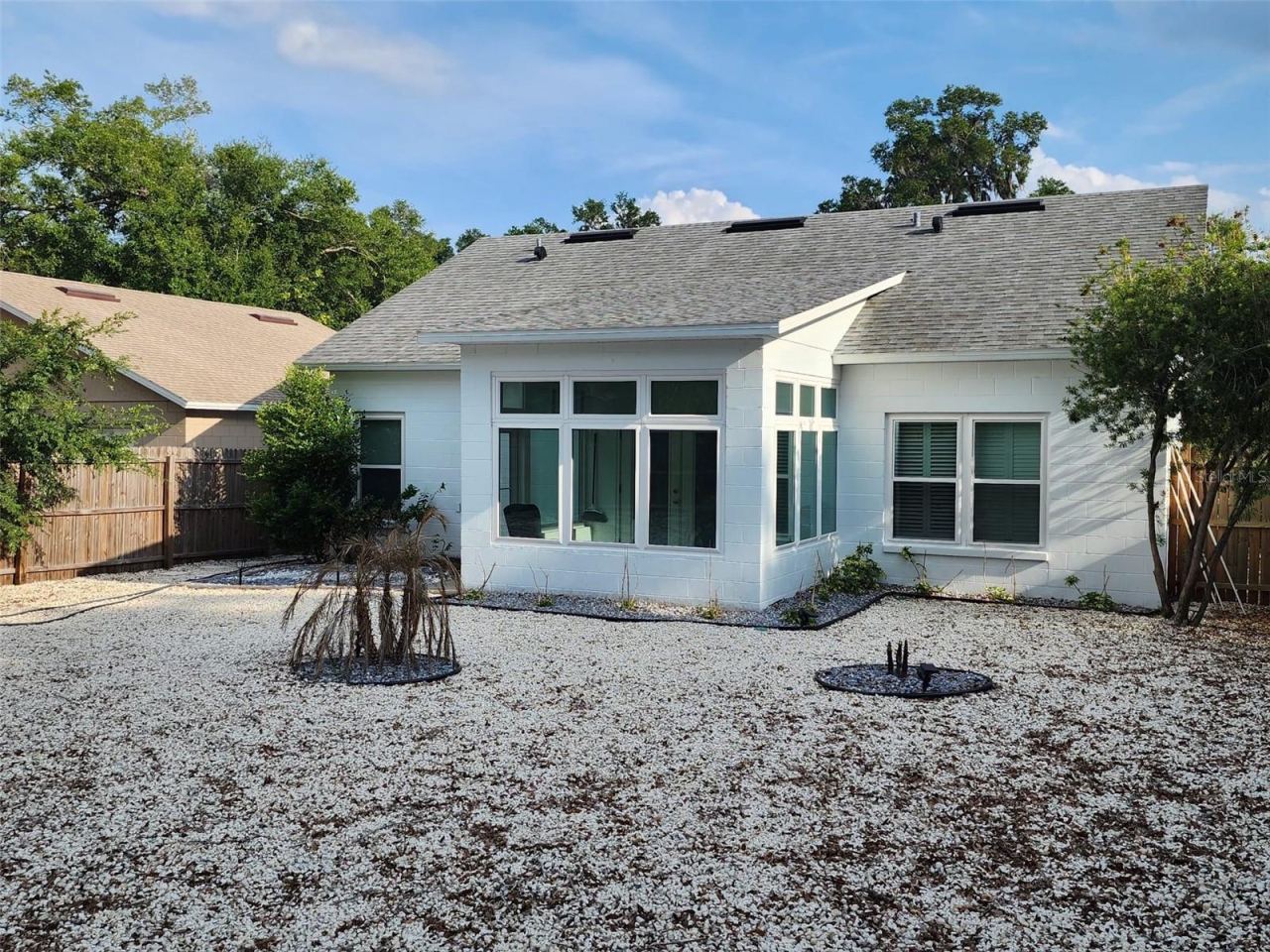 Photo 4 of 327 Heritage Estates Ln, Deland, FL 32720
