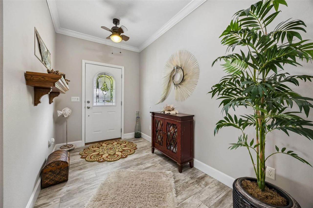 Photo 5 of 329 Paradise Cir, Satsuma, FL 32189