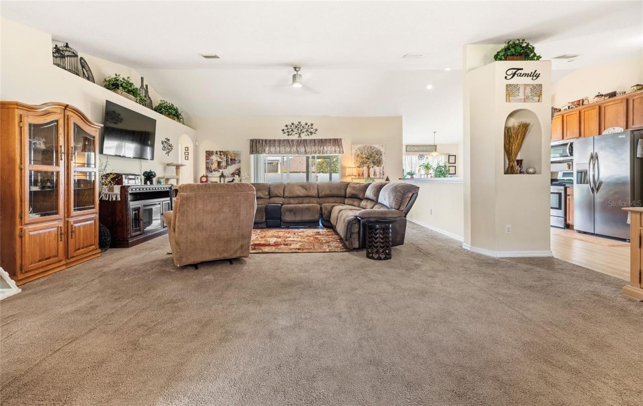 Photo 3 of 33 Royal Leaf Ln, Palm Coast, FL 32164