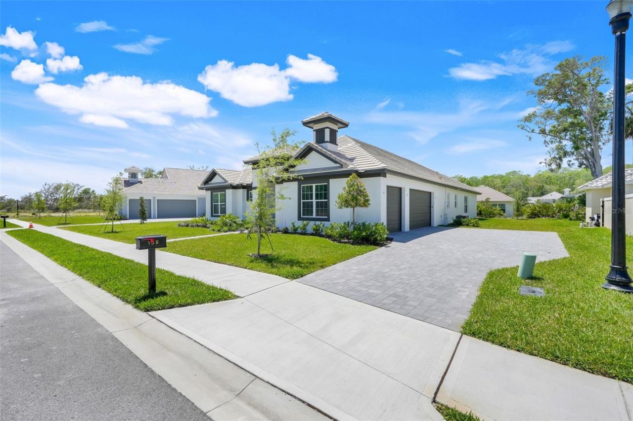 Photo 2 of 138 New Leatherwood Dr, Palm Coast, FL 32137
