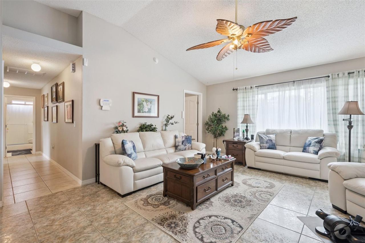 Photo 4 of 2563 Sheffield Dr, Deltona, FL 32738