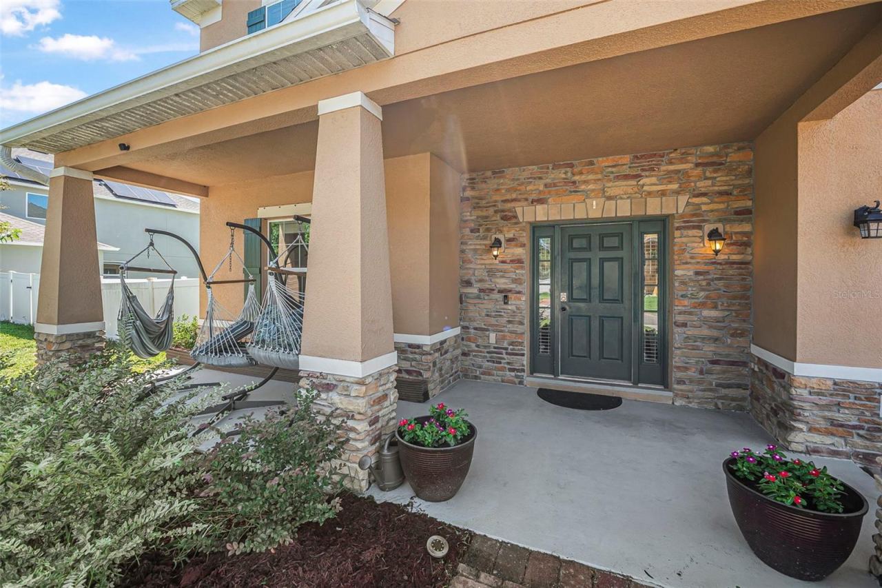 Photo 4 of 120 Los Arbor Dr, Deland, FL 32724